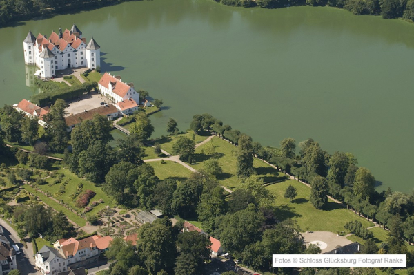 Schloss Gluecksburg Luftbild Copyright Foto Raake